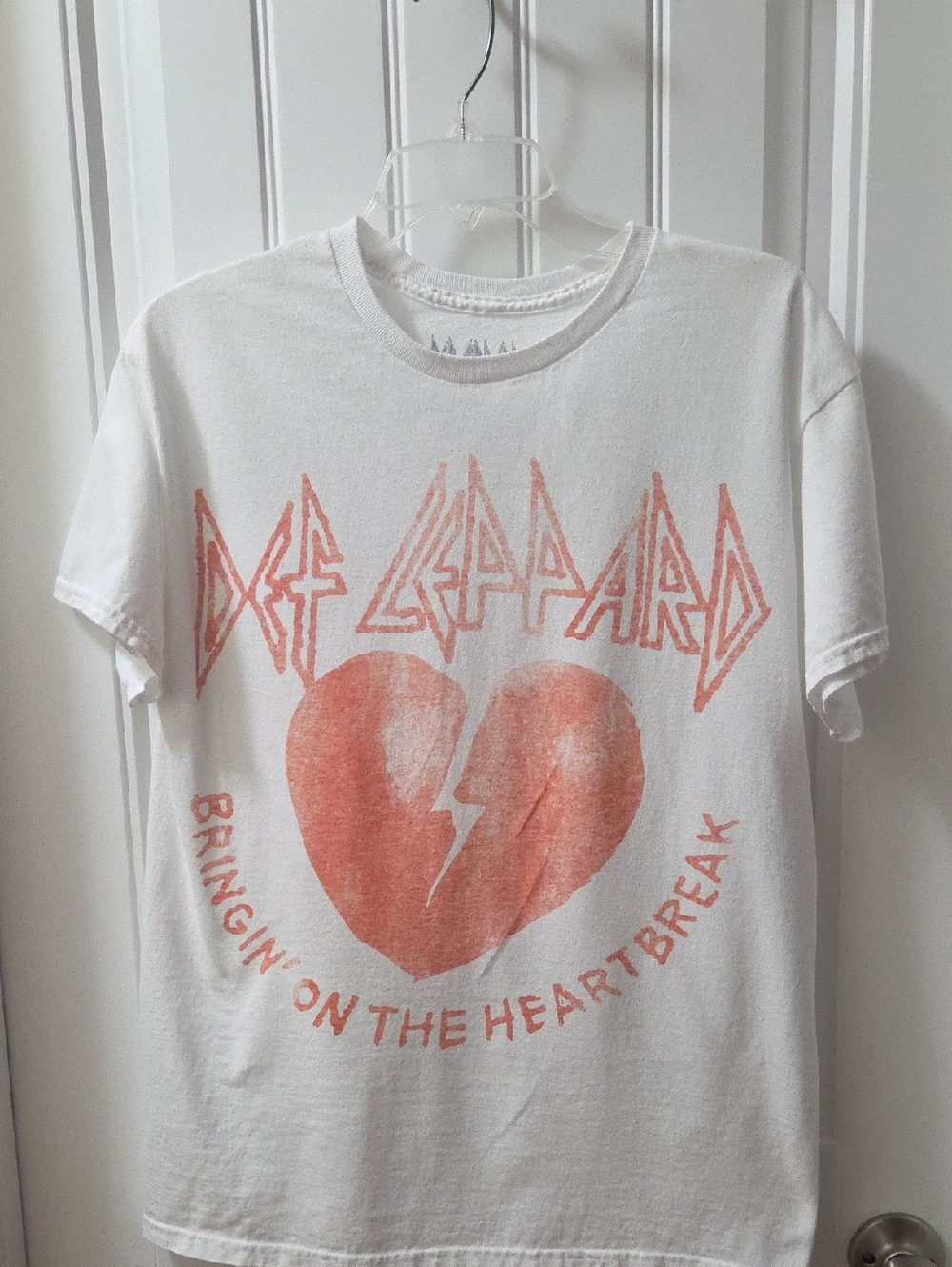 Def Lepard Adult White Graphic Bringing On The Heartbreak